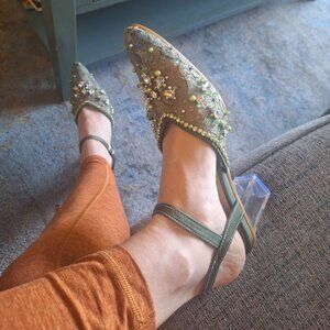 Beautiful Cinderella-like shoes size 8